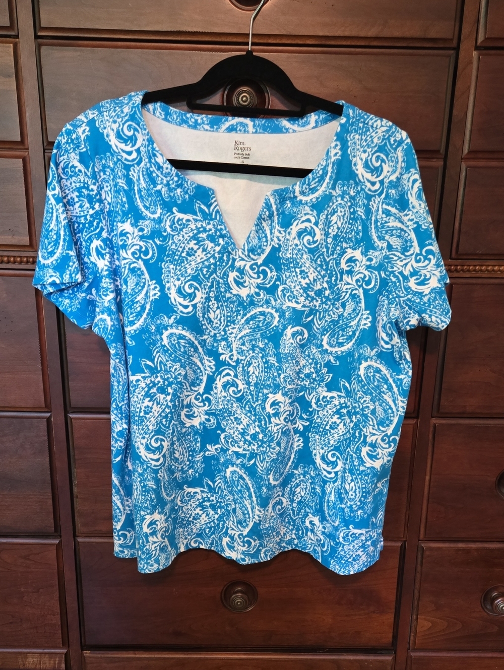 Kim Rogers Blue and white Paisley Short-Sleeve Women's Top Size 1X. Like new!